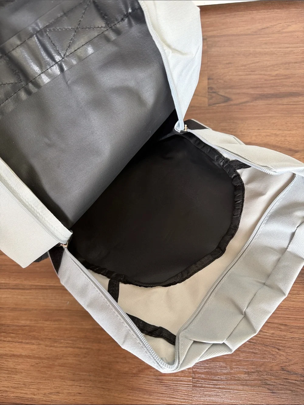 Pro sport Men's White & Black Everyday Backpack